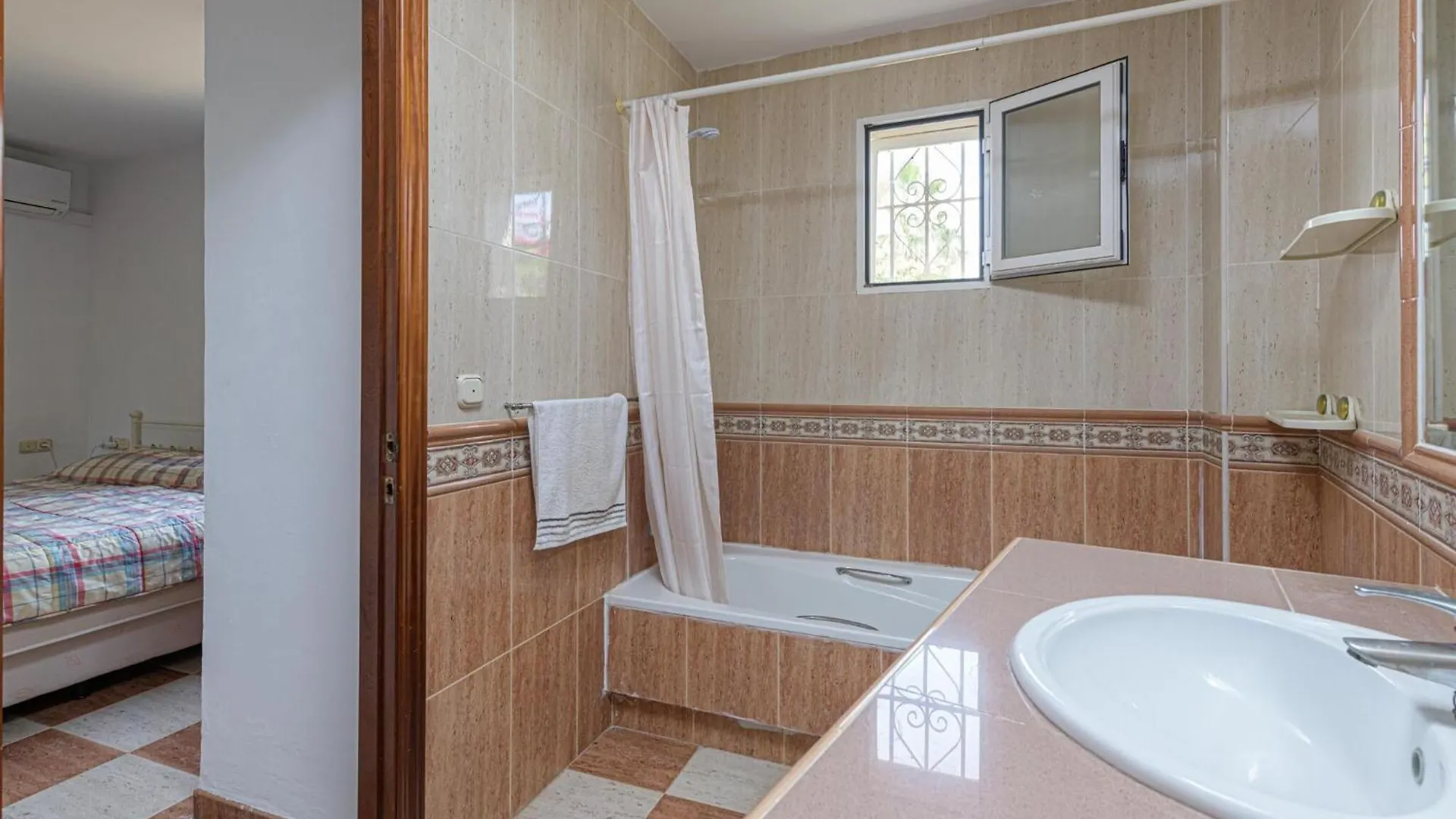 Villa Paisible - Villa With Private Pool In Mijas Santa Fe de los Boliches 0*,