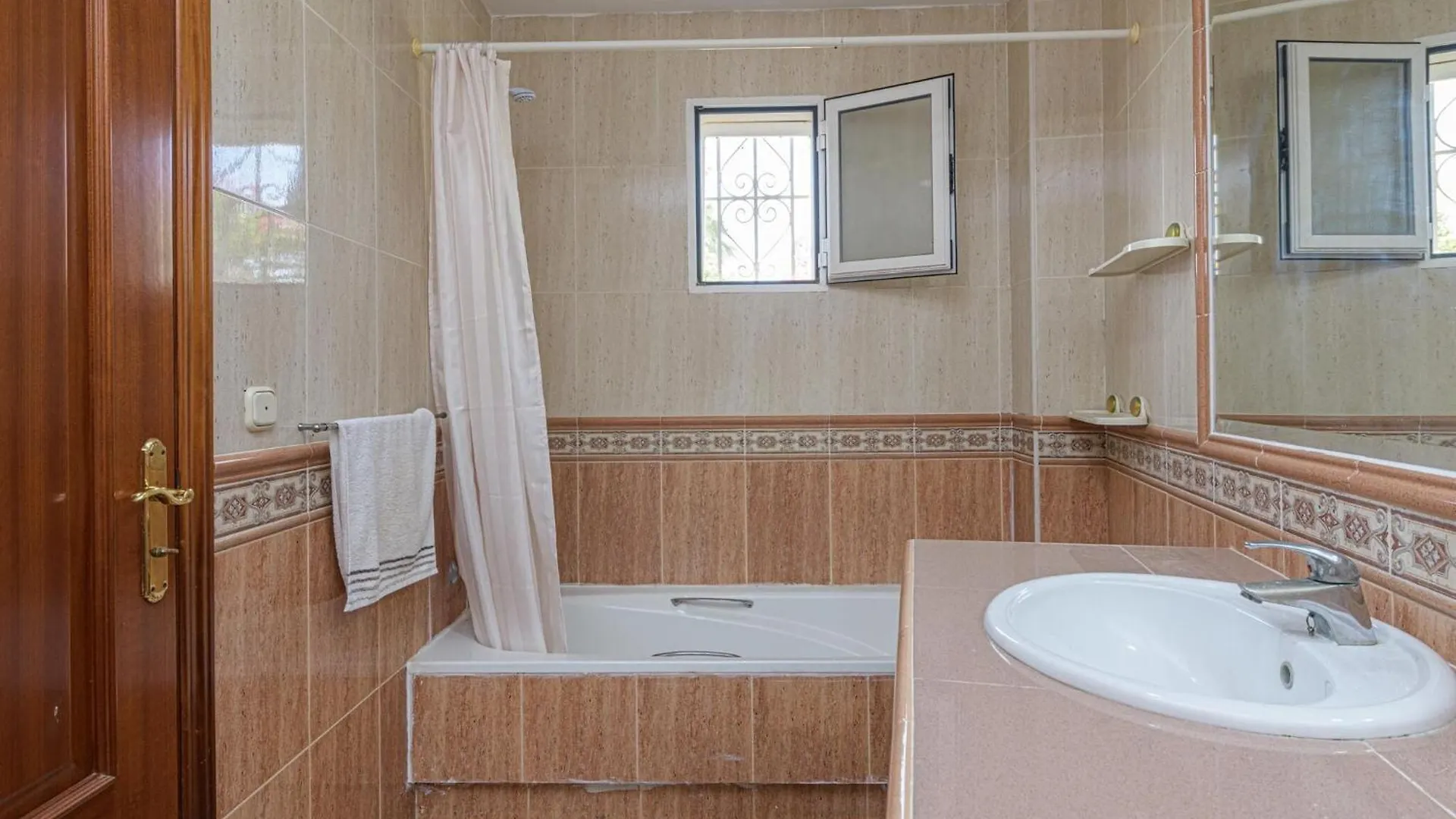 Villa Paisible - Villa With Private Pool In Mijas Santa Fe de los Boliches