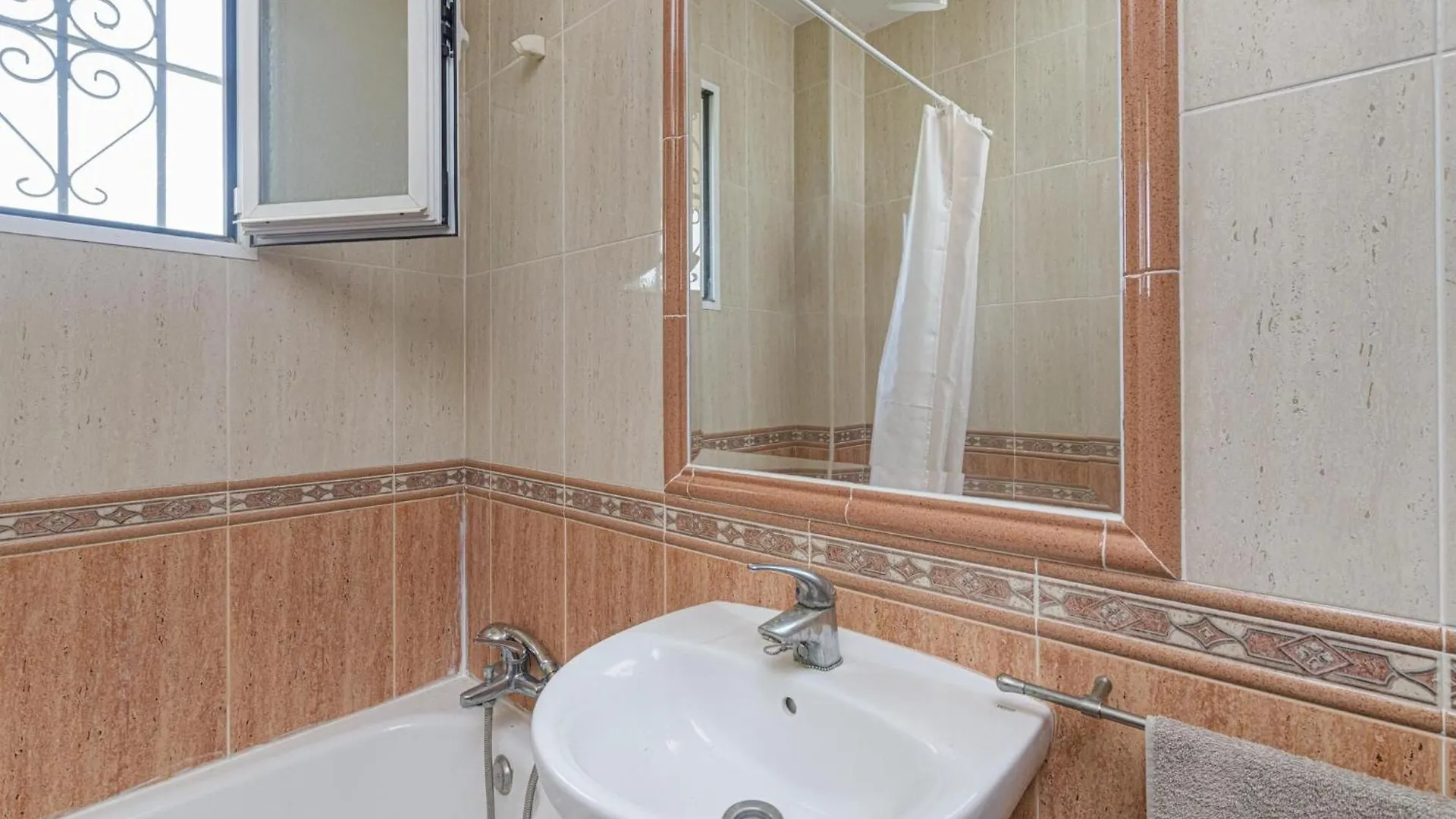 Villa Paisible - Villa With Private Pool In Mijas Santa Fe de los Boliches Spain